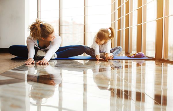 7 Simple Ways to Practice Yoga & Mindfulness with Kids at Home